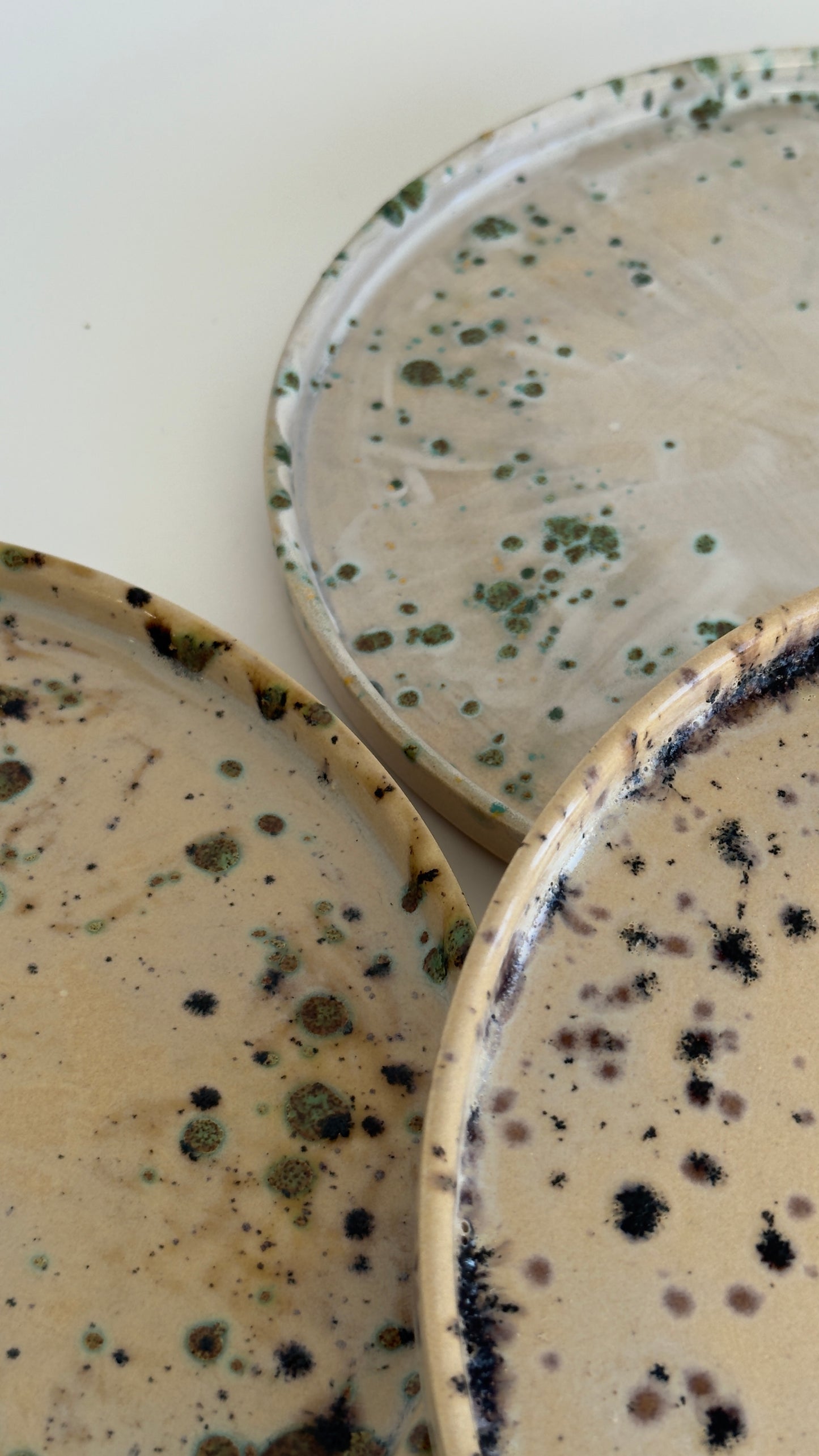 Round Plate, 20cm wide