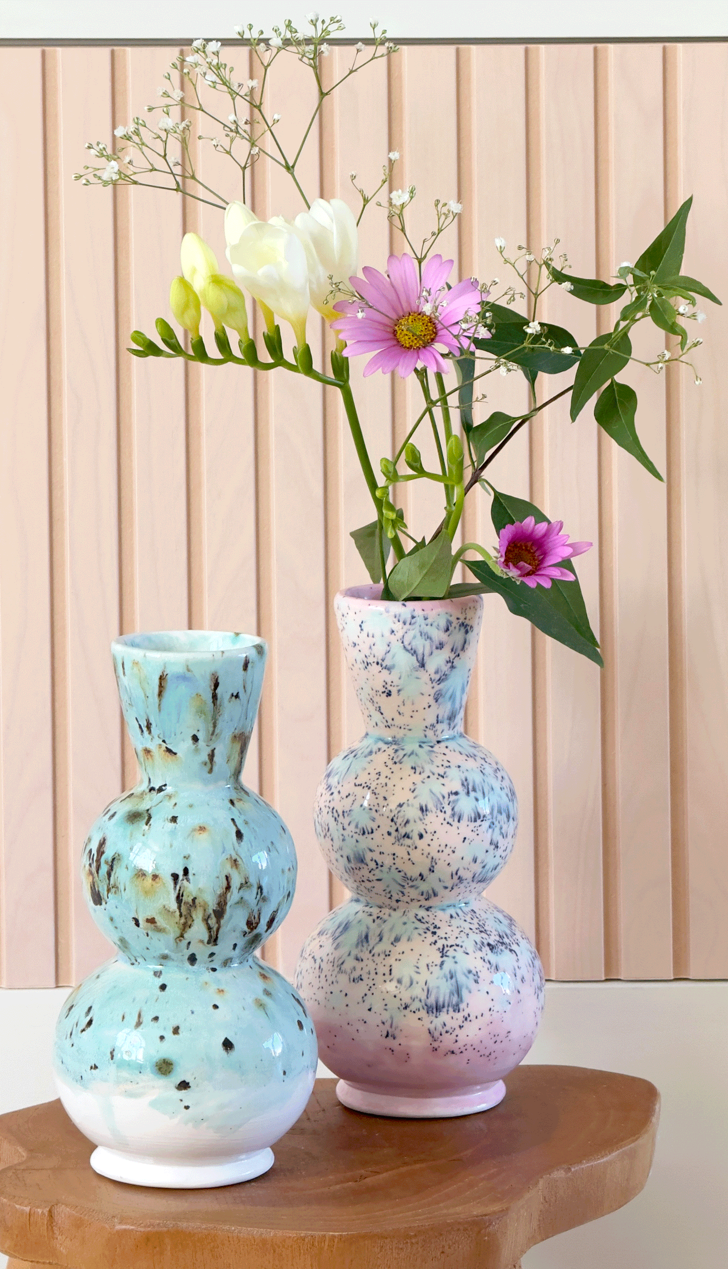 Curvy bud vases